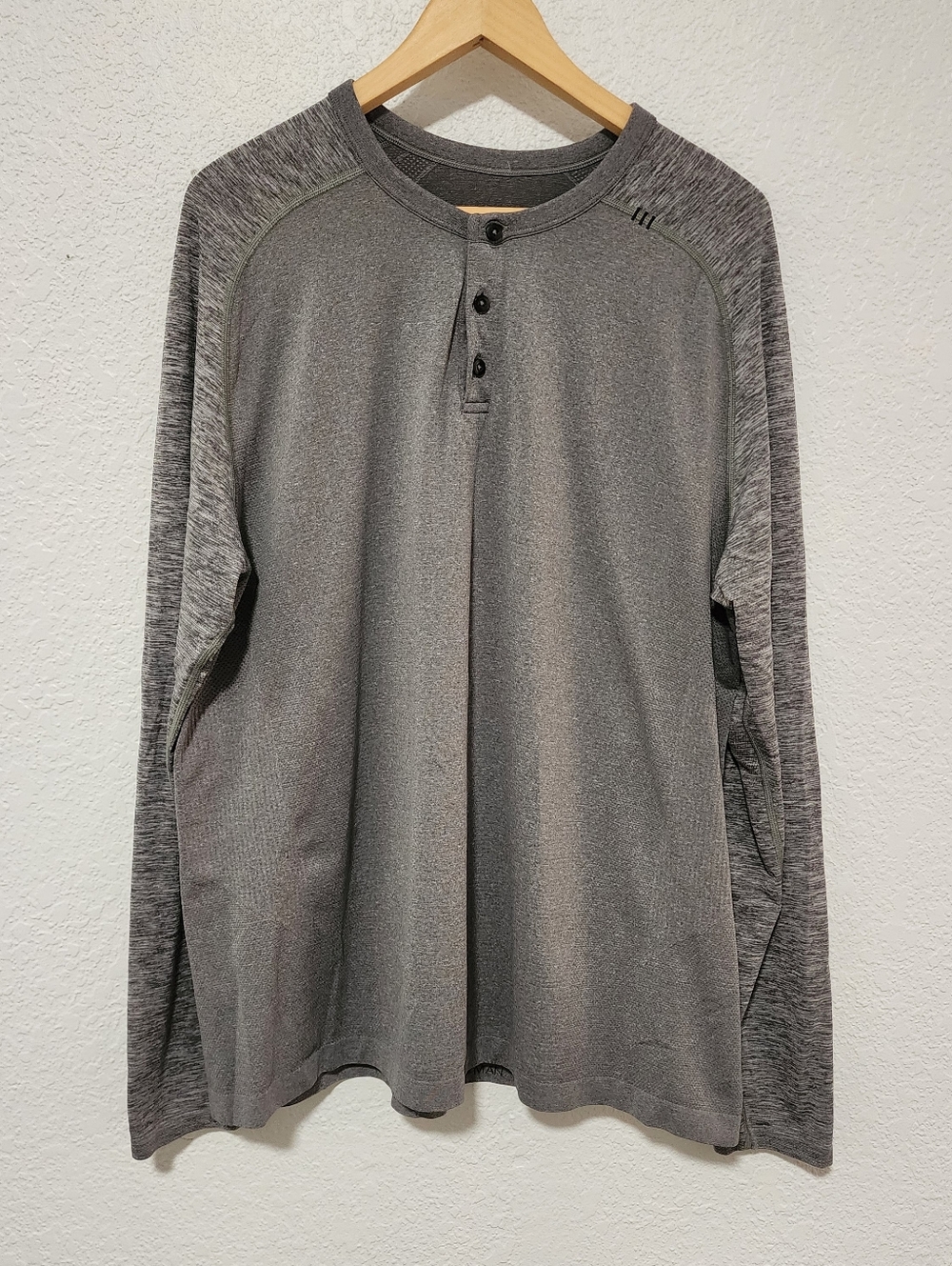 Lululemon Men's Grey Metal Vent Tech Long Sleeve Shirt XXL Activewear